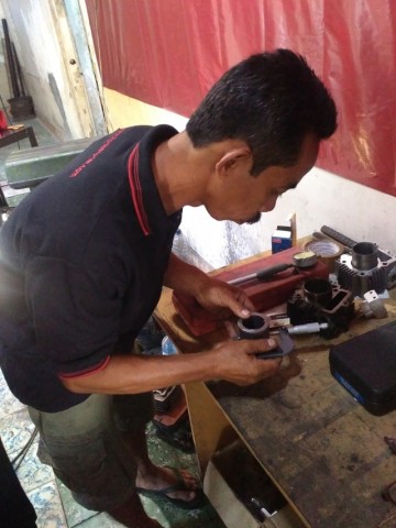 Proses Mengatur Mata Pisau Mesin Korter Agar Di Dapat Hasil Korter Yang Presisi