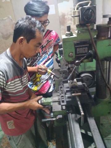 Proses Miling Boring Motor 2 Tak Di Kursus Korter Bengkel NBS Jogja